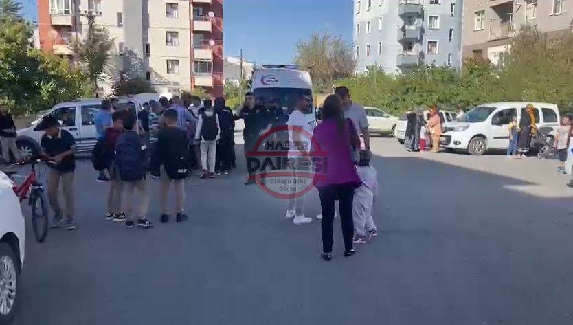 Konya’da ortaokul öğrencisi, okul önünde bıçaklandı 10